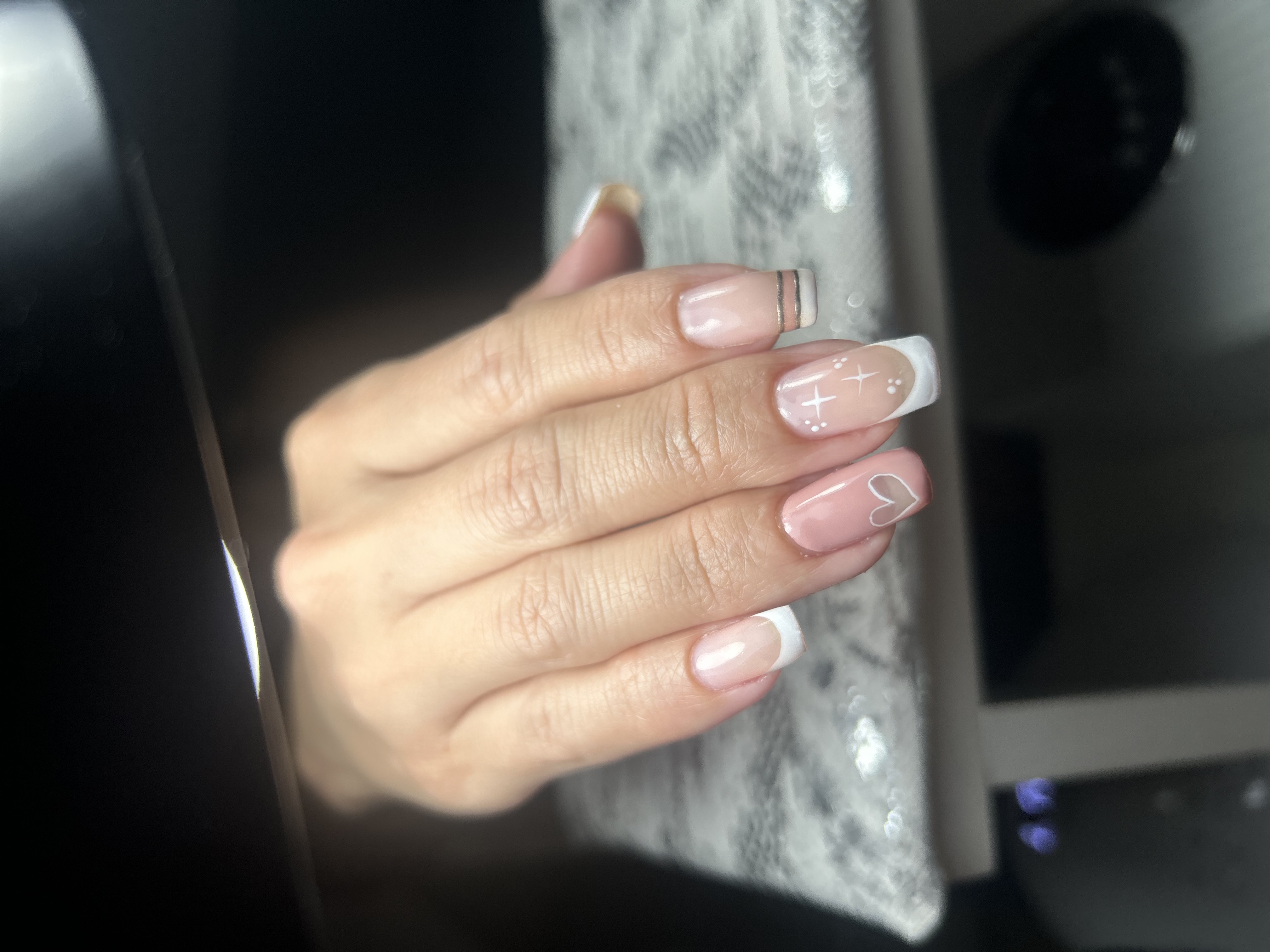 Uñas nude perladas